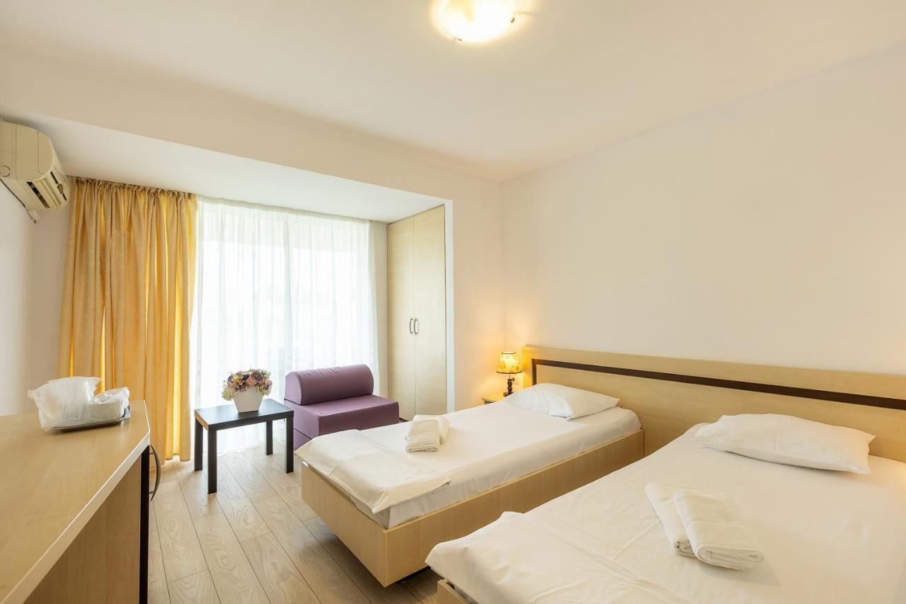Hotel Venus Мамая Екстер'єр фото